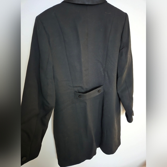 Valerie Steven's black 100% Wool made in USA satin collar jacket / blazer | 8 - Picture 5 of 8